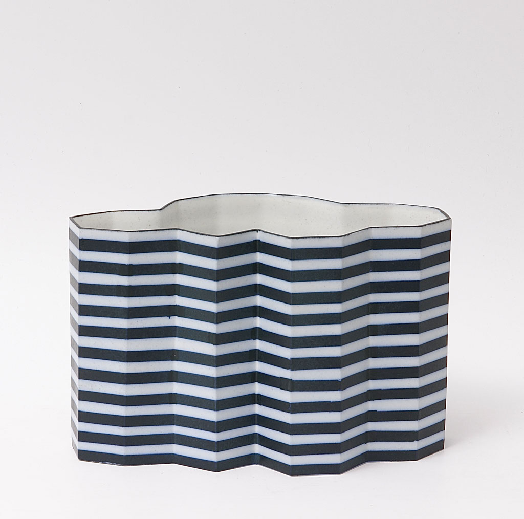 Vase en porcelaine de Bodil Manz